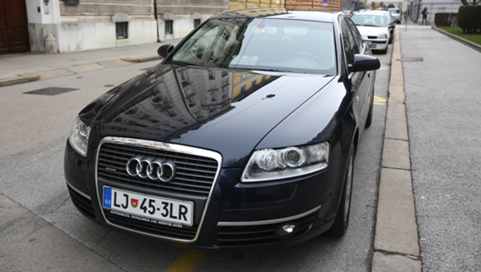 Dražba v državnem zboru: parlament prodal službenega audija A6