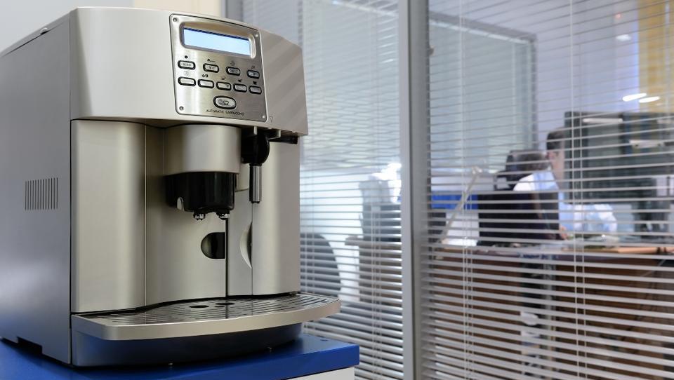 IT-oddelki se bodo morali začeti ukvarjati s kavnimi avtomati