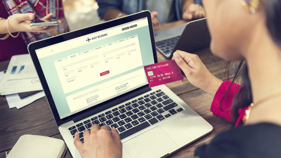 (nova pravila) Adijo, provizije za nakup s plačilno kartico 