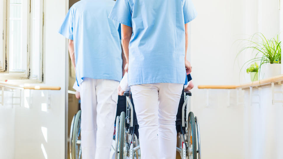 Tudi zato medicinske sestre ne morejo dobiti višjih plač