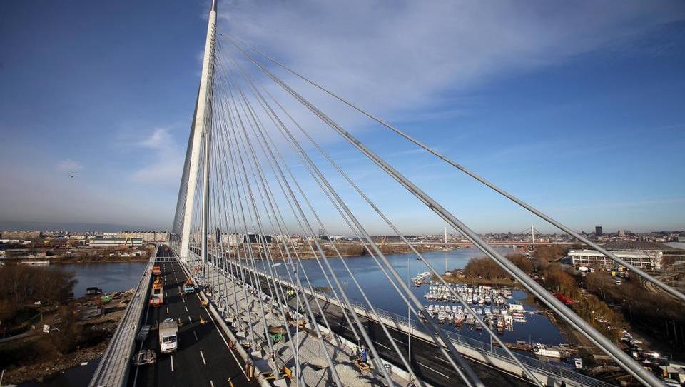 Kako zaslužiti denar v Srbiji, kjer smo Slovenci med največjimi...